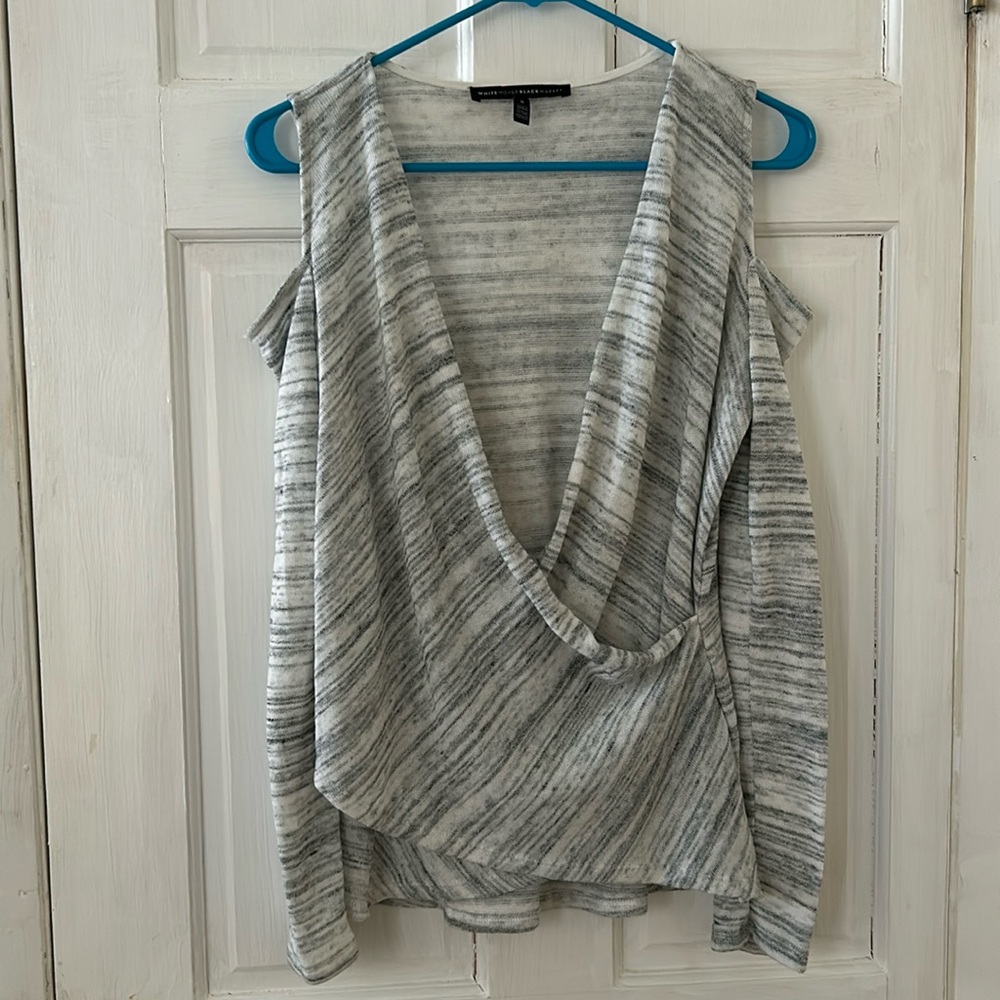 NWOT White House Black Market gray plunge top - size small